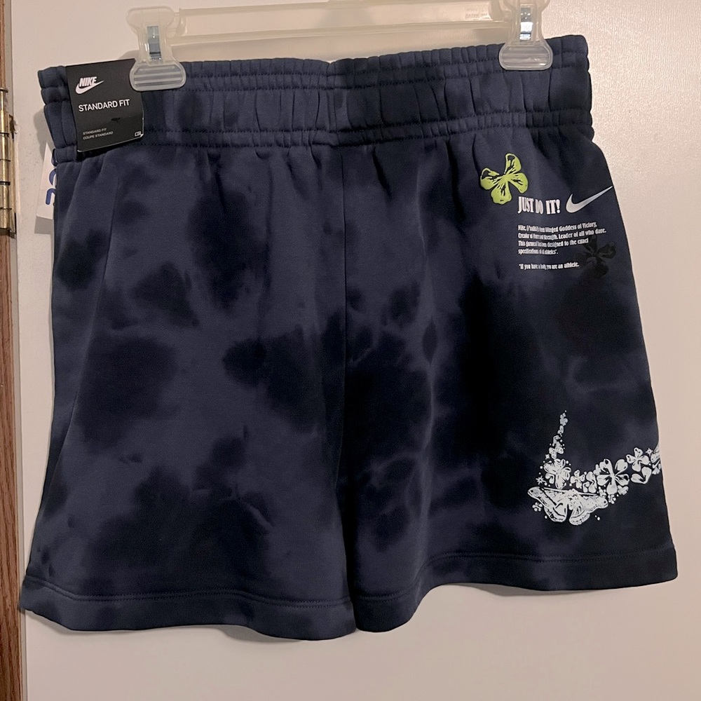 NIKE athleisure shorts
